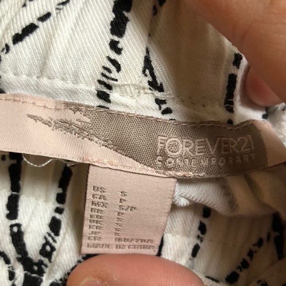 Printed shorts - Picture 5 of 5